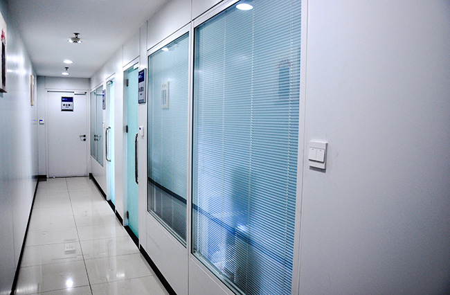 如何選擇醫用護墻板，興鐵來教您